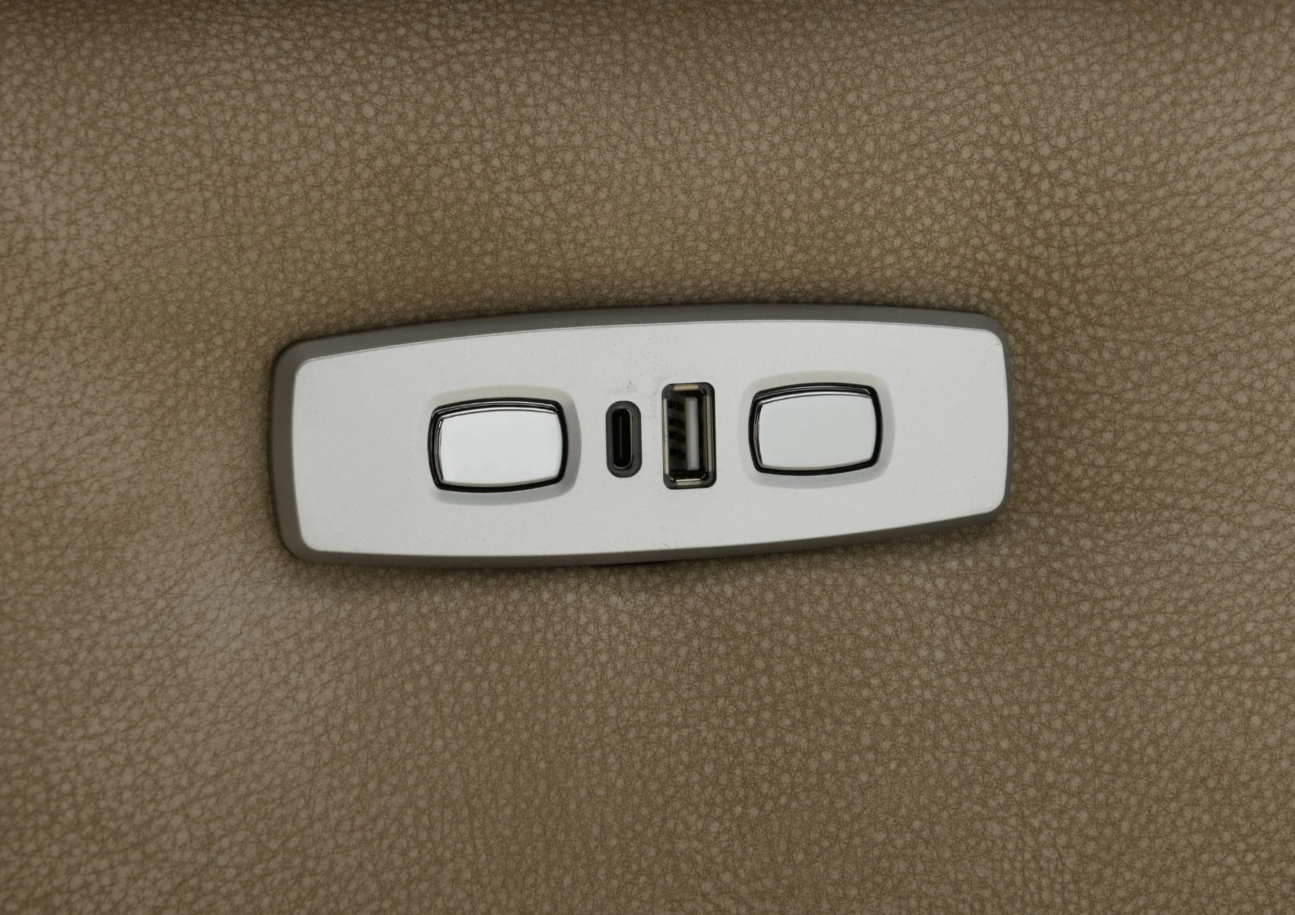 Hugo Power Recliner Chaise - Image 7